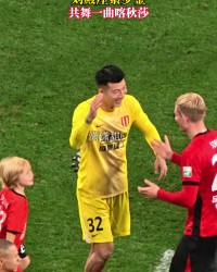 九游娱乐-一个进球一个扑点，索罗金、刘殿座赛后同跳喀秋莎
